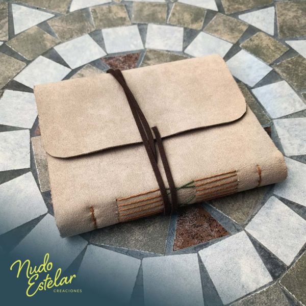 Libreta Viajero Artesanal color crema - Nudo Estelar